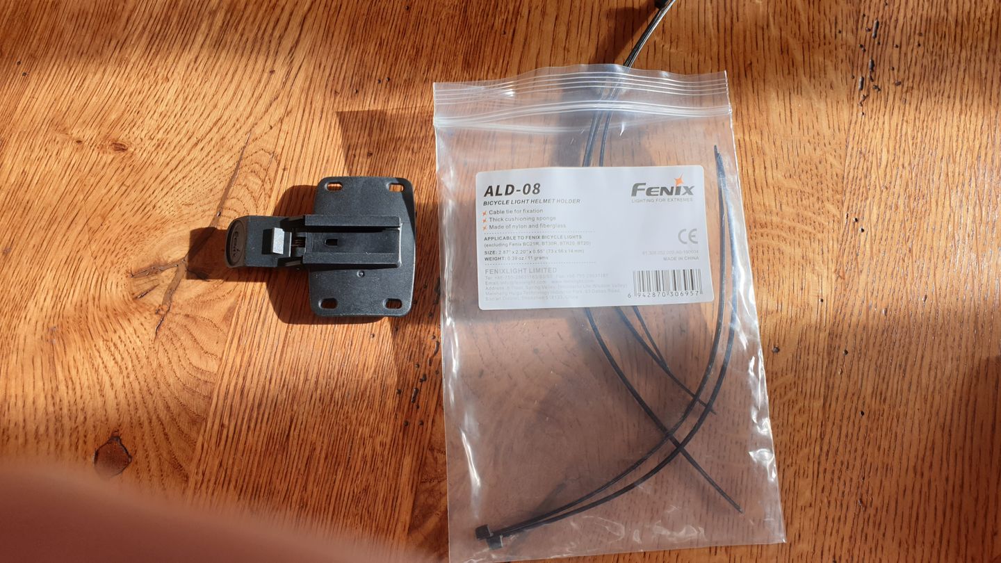 Customer photo review of ALD-08 Support de lampe pour casque de vélo