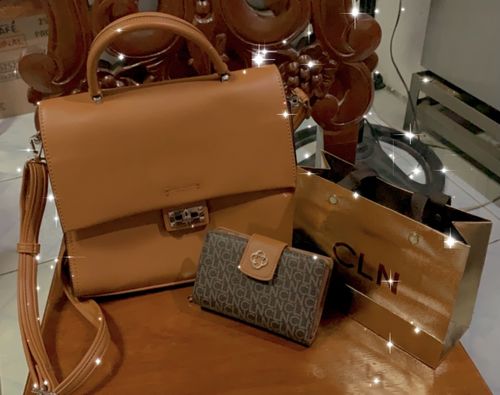 Customer photo review of Calanthe Wallet