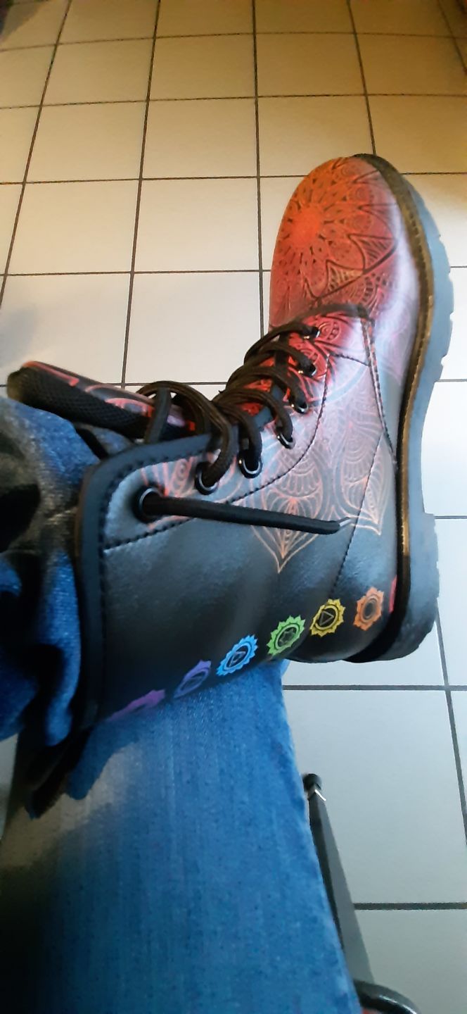 Customer photo review of Boots Chakra