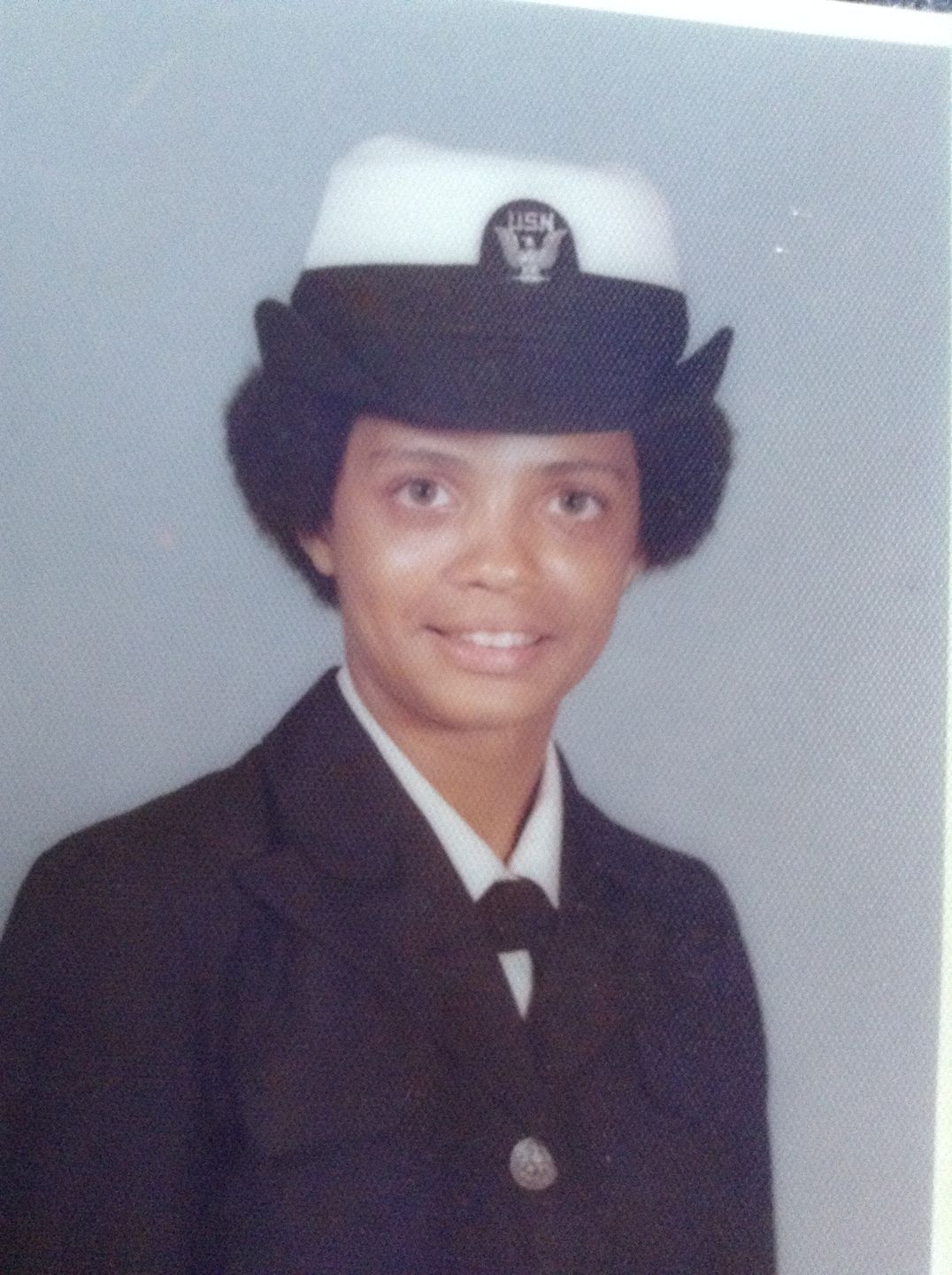 Customer photo review of US Navy Veteran Pin