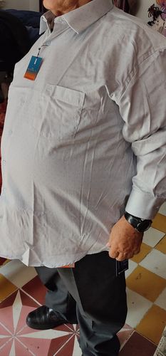 Customer photo review of Camisa de Vestir Corte Americano Gris con Detalles