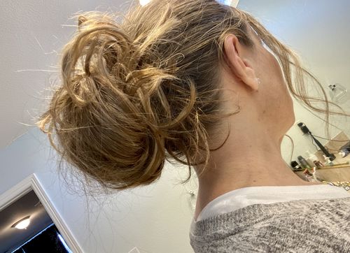 Customer photo review of Top Knot Ponytail Holder
