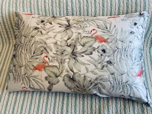 Customer photo review of Flamingos Pure Silk Pillowcase