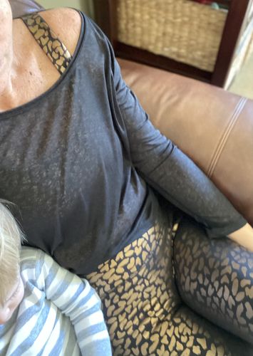 Customer photo review of Chi Chi Active Legging - Gold Foil