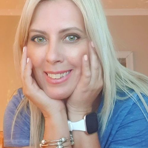 Customer photo review of Full Shine Tape in Hair Extensions 100% Virgin Human Hair Blonde (#613)