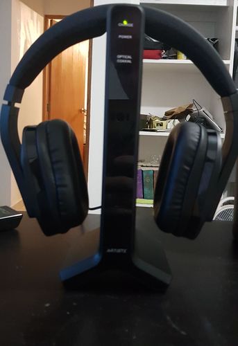 Customer photo review of MONODEAL Wireless Headphones for Smart TV Watching with Transmitter Charging Dock, Digital Optical System, High Volume Headset Ideal for Seniors/Hearing Impaired, 100 Foot Wireless Range No Audio Delay