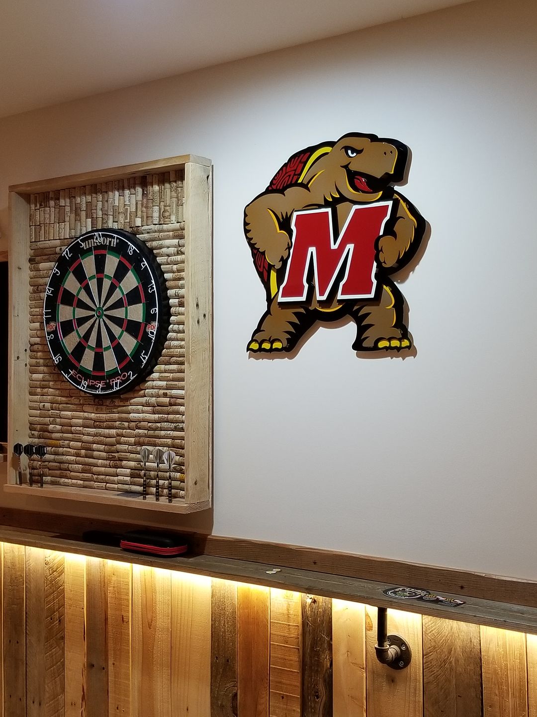 Customer photo review of University of Maryland Terrapins "Testudo" 3D Vintage Metal Art