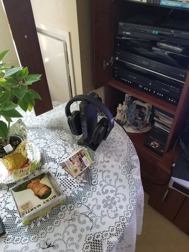 Customer photo review of MONODEAL Wireless Headphones for Smart TV Watching with Transmitter Charging Dock, Digital Optical System, High Volume Headset Ideal for Seniors/Hearing Impaired, 100 Foot Wireless Range No Audio Delay