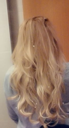 Customer photo review of Full Shine Clip in Extensions 100% Remy Human Hair Balayage Blonde (#18/22/60)