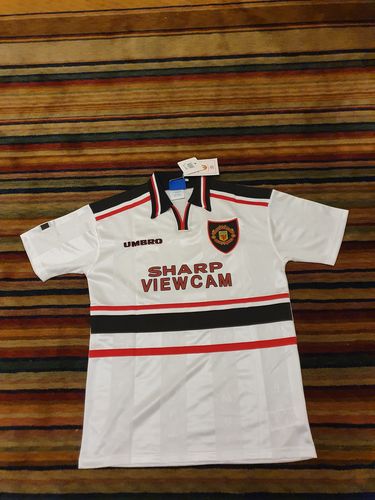 Customer photo review of MANU 1997/1999 Away kit