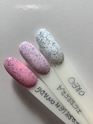 Customer photo review of Macarons Gel Polish "Didier Lab" Red Chilli