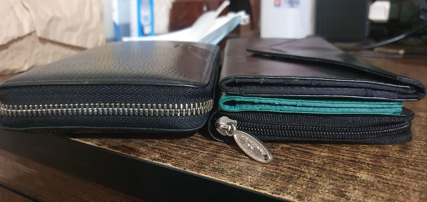Customer photo review of Leather Slimvelope Black