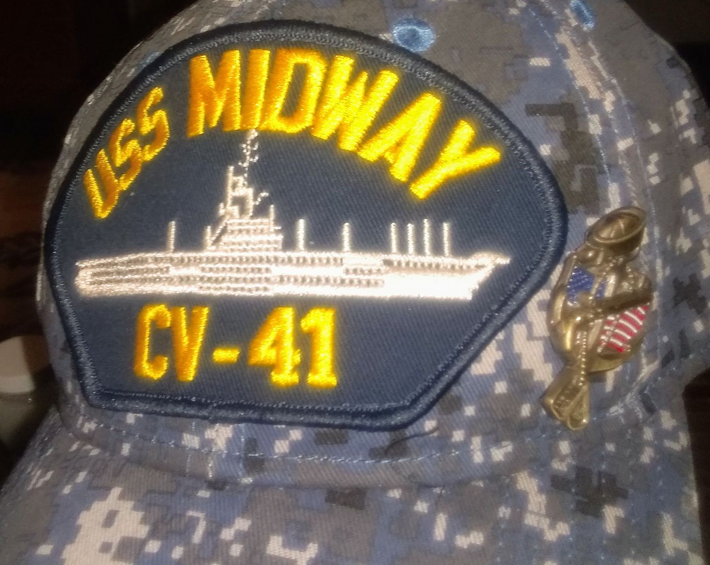 Customer photo review of US Navy Veteran Pin