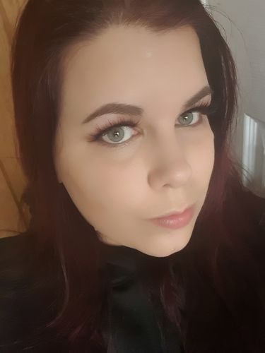 Customer photo review of Amber Magnetic Eyelashes and Eyeliner Kit