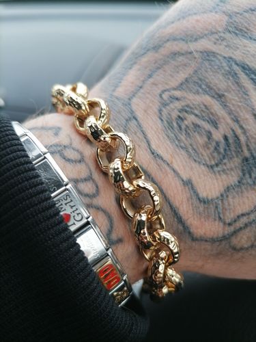 Customer photo review of PATTERNED BELCHER BRACELET (GOLD) 12MM