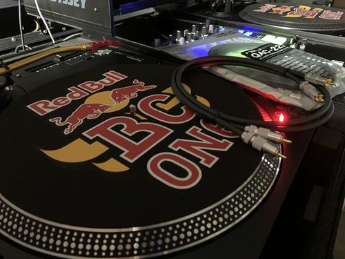 Customer photo review of Limited Red Bull "BC ONE" Technics SL-1200MK7R Direct Drive Turntable