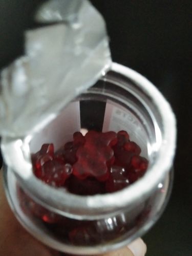 Customer photo review of Detox Vitamin Gummies