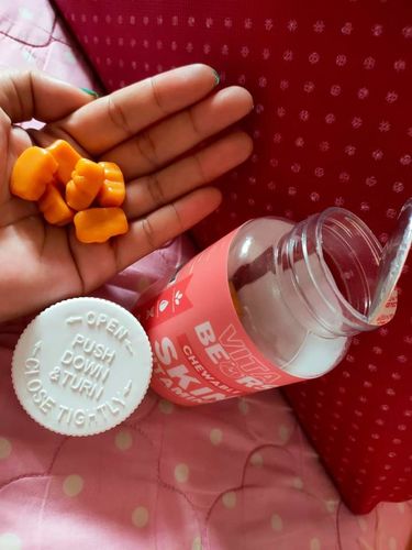Customer photo review of Skin Vitamin Gummies