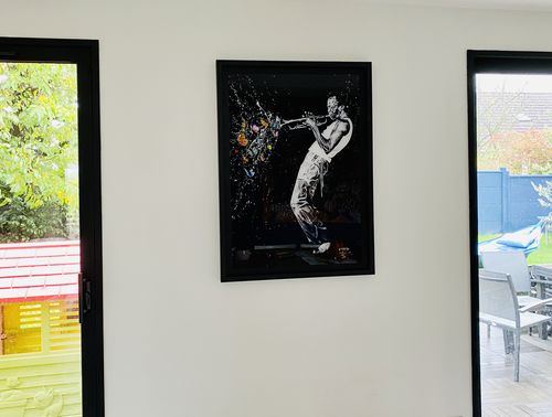 Customer photo review of "Flying song" #2 Édition Prestige sur Plexiglas - Encadrement caisse américaine