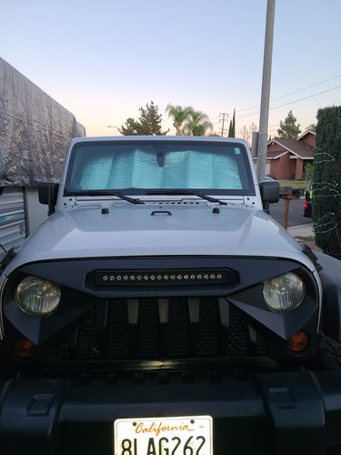 Customer photo review of Gladiator Grille w/ LED Off-Road Lights for 07-18 Jeep Wrangler JK
