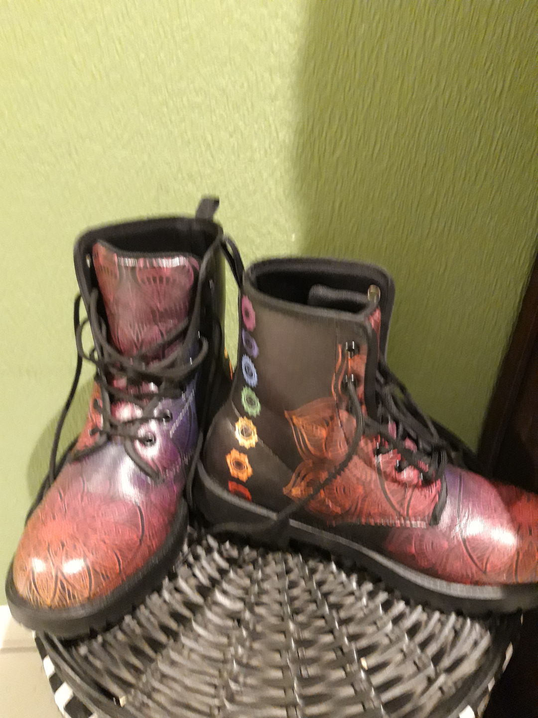 Customer photo review of Boots Chakra
