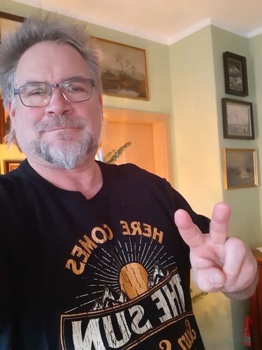 Customer photo review of The Beatles - Here Comes The Sun - Men's T-Shirt