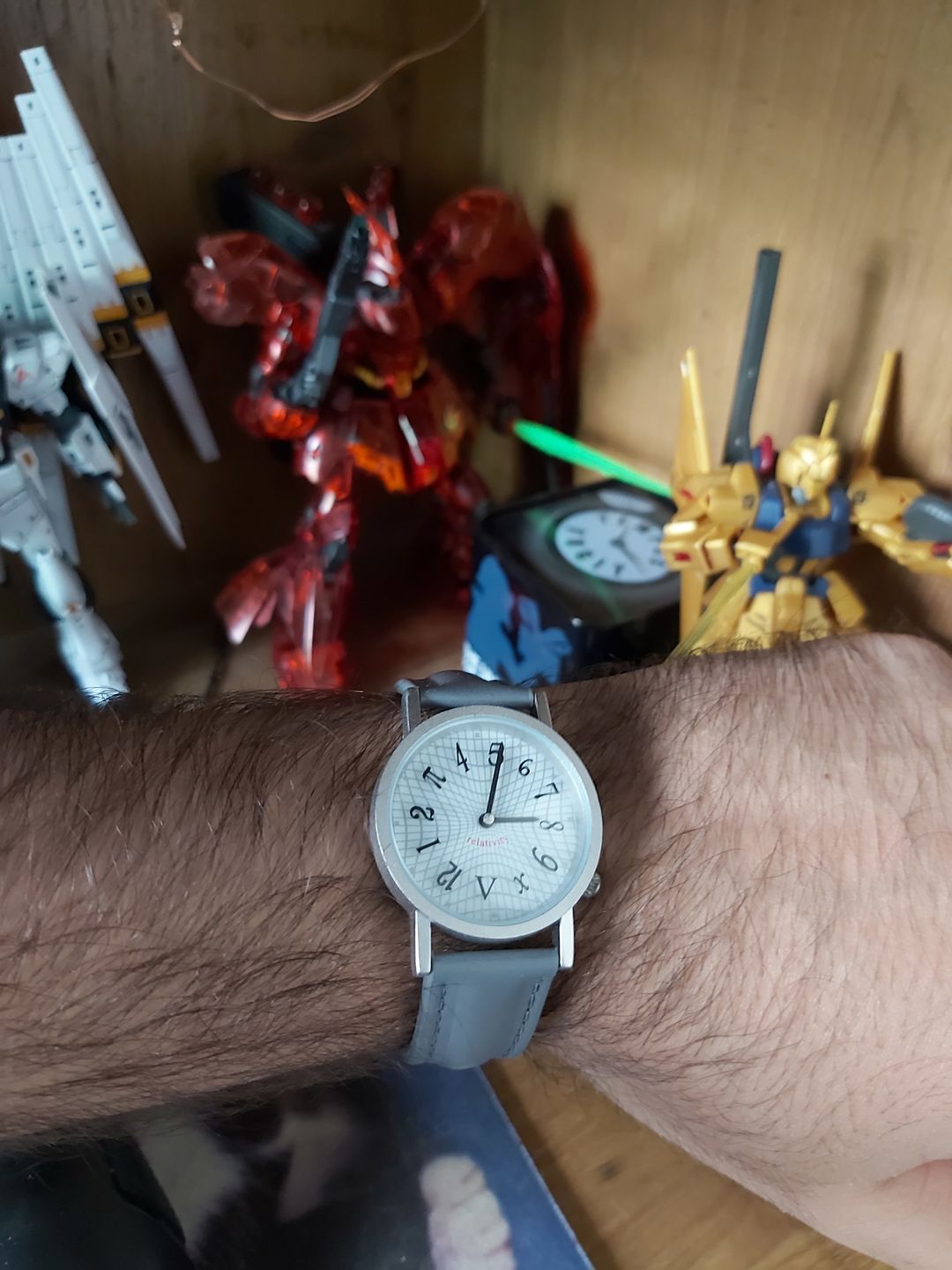 Customer photo review of Reloj Análogo Philosophers Guild Relatividad de Einstein 33 mm