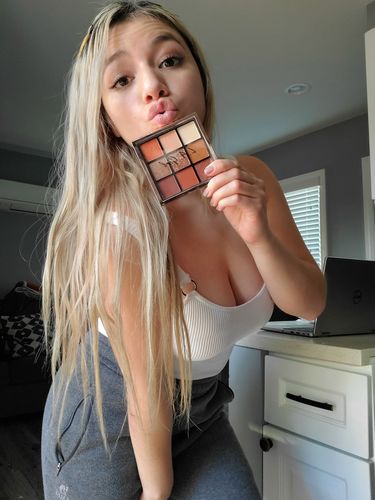 Customer photo review of Paleta de Sombras Keep It Playful L.A. Girl - Venta al por mayor Display 24PZS (GPD393)
