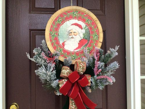 Customer photo review of 15.75"Dia Vintage Santa Sign Red/Green/White AP0332