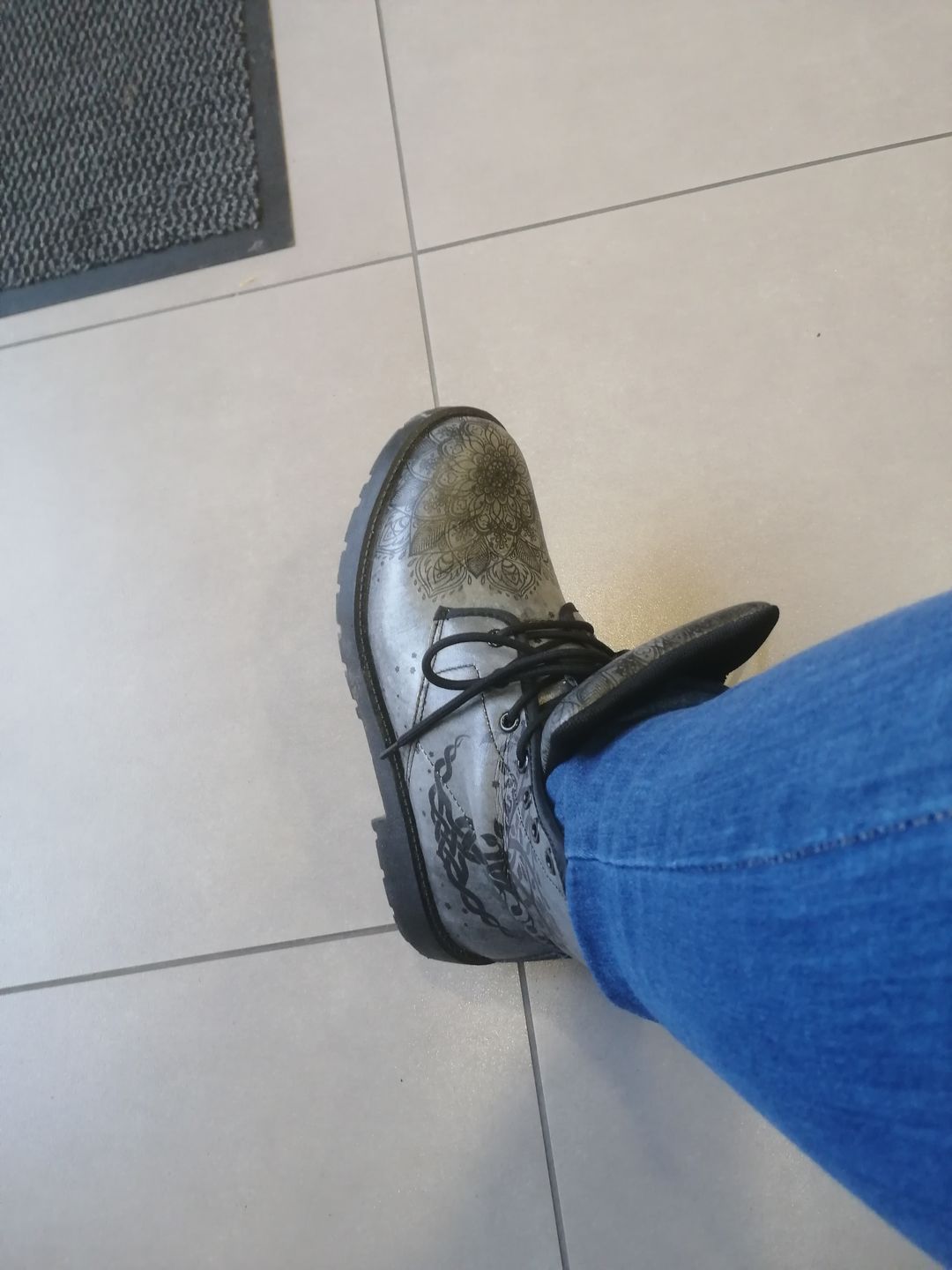 Customer photo review of Boots Yumkaax
