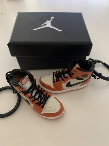 Customer photo review of Porte-clés "Sneakers JORDAN"