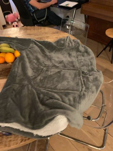 Customer photo review of SnuggleSweater™ - De echte Knuffeltrui voor comfortabel bankhangen