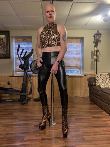 Customer photo review of Wet Leppard Zip-Up Vest