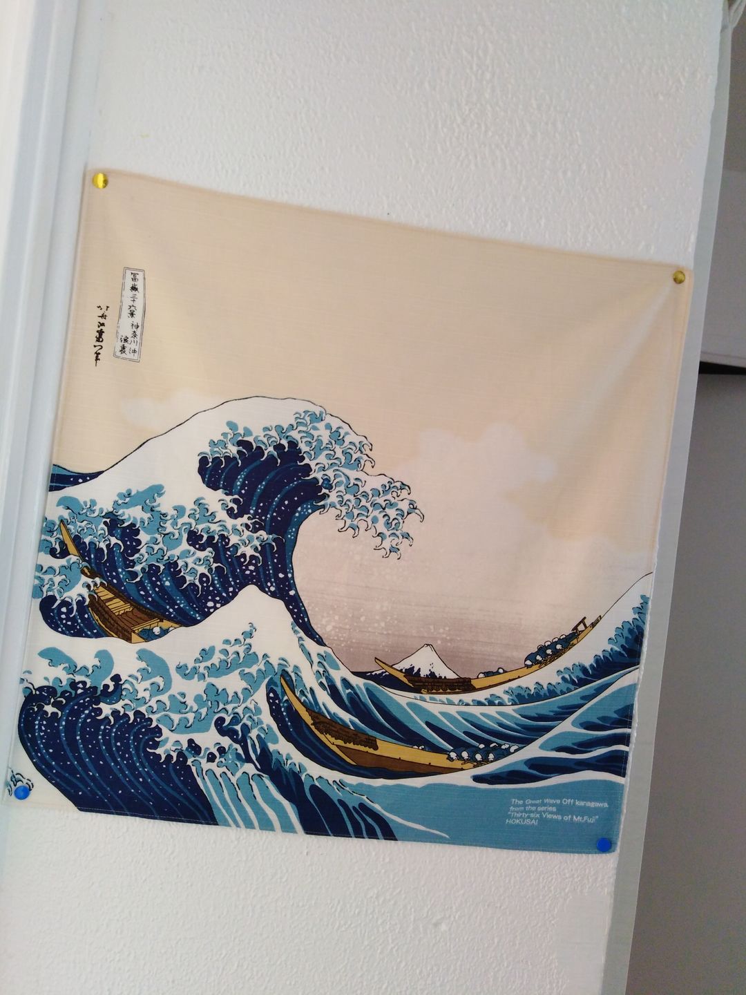 Customer photo review of Furoshiki  Hokusai Ukiyo-e | La Grande Vague de Kanagawa