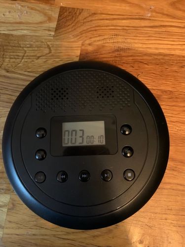 Customer photo review of CD Player Portable, MONODEAL MD-109 Rechargeable Portable CD Player with Built-in Speakers for Car and Personal Use, Anti-Skip CD Player with Headphones