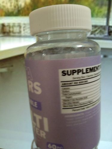 Customer photo review of Multi-Vitamin Gummies