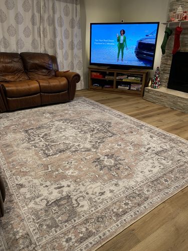 Customer photo review of Distressed Vintage Cezanne Blush Area Rug