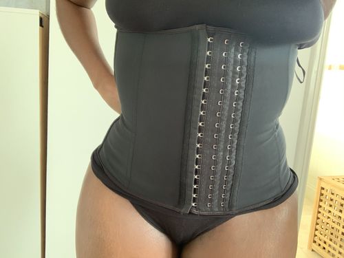 Customer photo review of Latex Waist Trainer