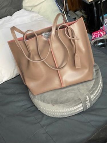 Customer photo review of Montpellier Tote - Maison De Beauté Marseille