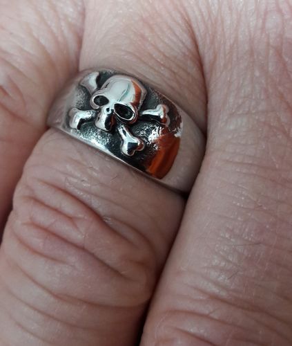 Customer photo review of ANTIQUE CROSS BONE RING
