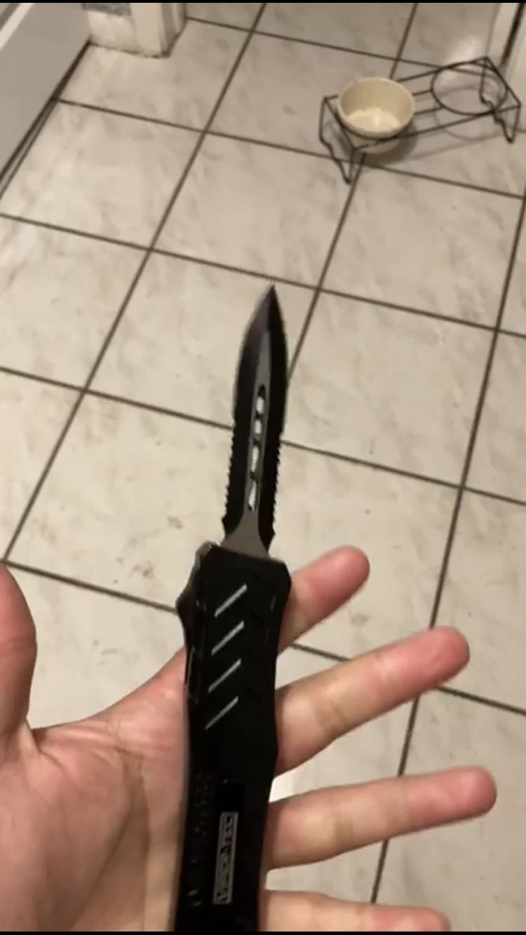 Customer photo review of Medium Black VF-1 D/A OTF (Multiple Blade Styles Available)