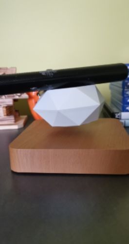 Vaso com Levitação Magnética