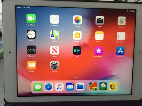 Customer photo review of Apple iPad Air 32GB WiFi Silver Unlocked Refurbished Excellent