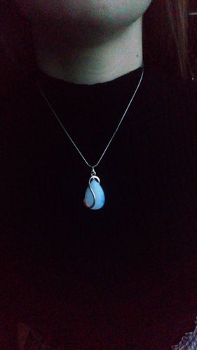 Customer photo review of COLLIER GOUTTE LABRADORITE BLANCHE