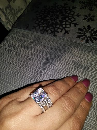 Customer photo review of Louilyjewelry Sterling Silver Gorgeous Radiant Cut Wedding Set