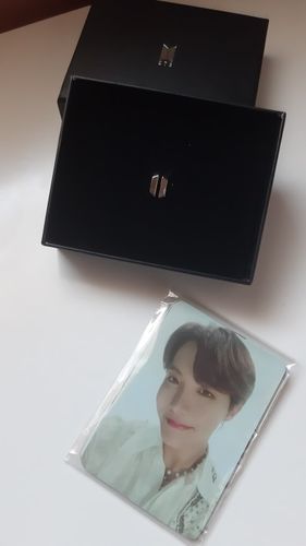 Customer photo review of BTS "Speak Yourself:  The Final" ARMY Love Yourself Ring