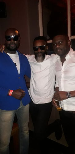 Customer photo review of Storm - Solid Black