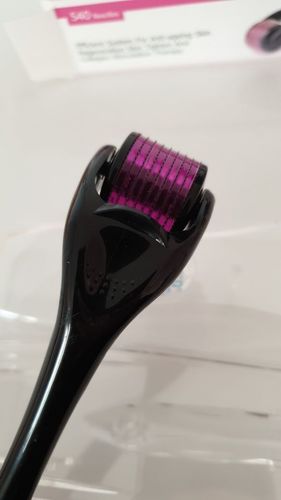 Customer photo review of Premium Dermaroller mit 540 Titan Nadeln