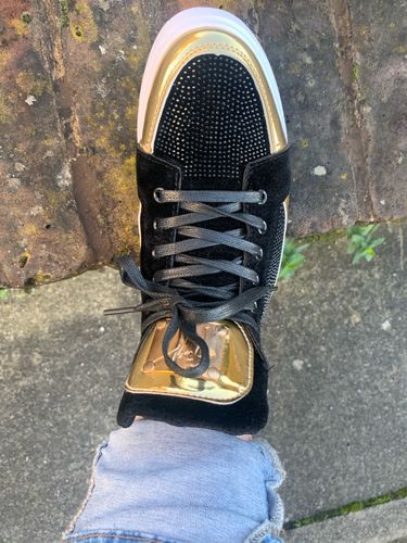 Customer photo review of Synee Bomonko Sneakers