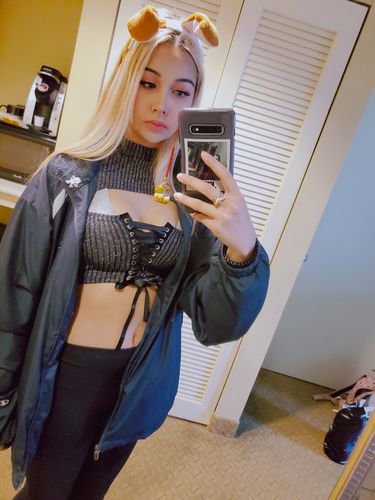 Customer photo review of "HOLLOW OUT" CROPPED TANK TOP